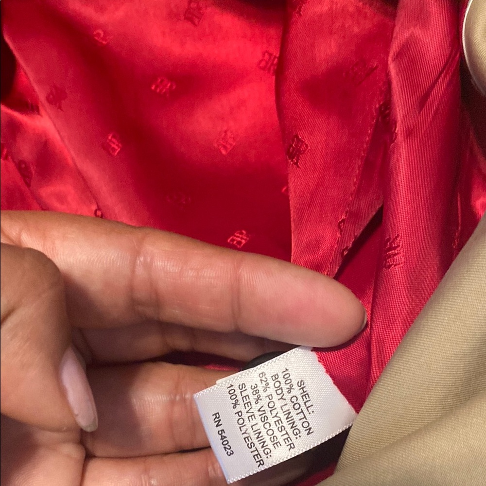 Banana Republic Vintage Classic Tan Trench Coat - Picture 3 of 9